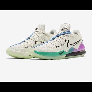 Nike LeBron 17 Low Basketball Shoes